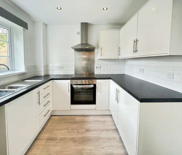 2 bedroom End Terraced House to let - Photo 4