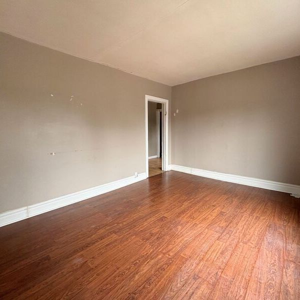 $1,599 / 3 br / 1 ba / 82 1/2 Grey st - Photo 1