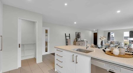 Three Bedroom Family Home In Great Location! - Photo 3