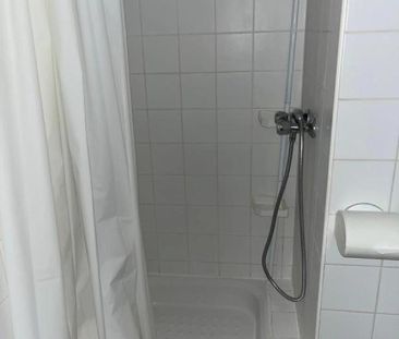 F1 32.13 m², balcon. Cuisine indépendante équipée. - Photo 5