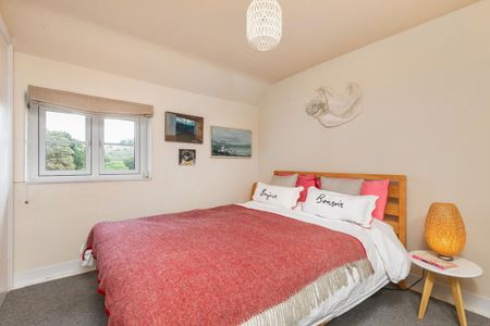 2 bedroom end of terrace house to rent - Photo 3