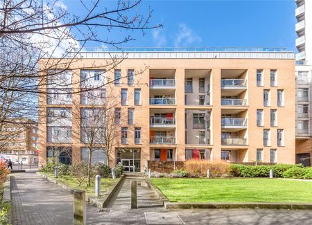 The apartment boasts open-plan living room to modern integrated kitchen, bedroom with built-in wardrobe and bathroom with shower over bath. - Photo 4