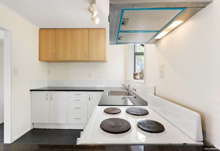 Pretty as a Picture - Excellent Location - Photo 4