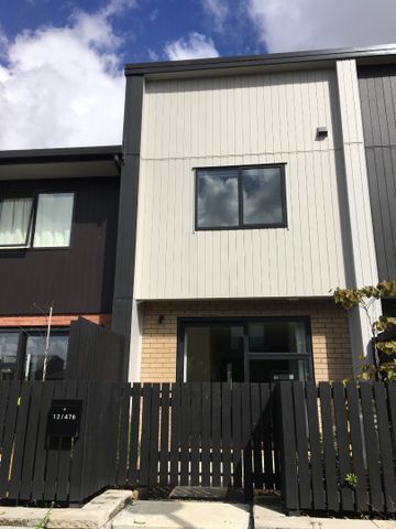 Newly 2 Bedrooms Low Maintenance - Photo 5