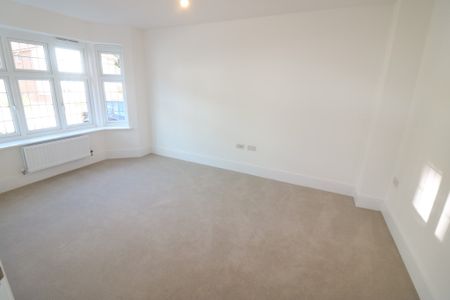 West Wold, Swanland - Photo 3