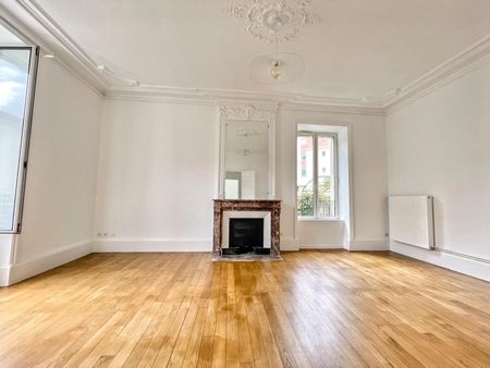 Location Appartement 4 pièces 96m² AUBENAS 07200 - Photo 2