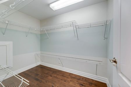 For Lease - 2231 All Saints Crescent, Oakville, Ontario - Photo 2