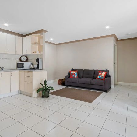 BEAUTIFULLY RENOVATED FAMILY HOME - CAVENDISH ROAD CATCHMENT - Photo 3