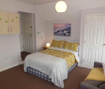 Studio to rent - Photo 3