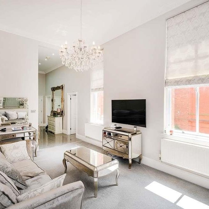 Tavistock House, Rosebury Square, Woodford Green - Photo 1