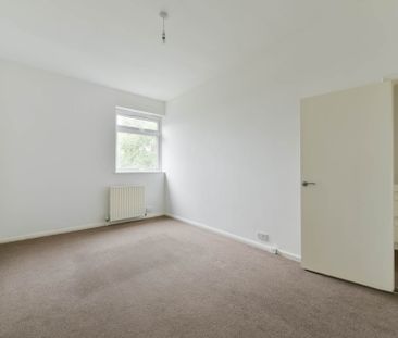 High Street, Banstead - Photo 3