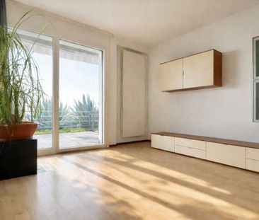 Apartment with lake view and garden terrace - Photo 3