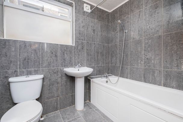 3 bedroom semi detached house to rent, - Photo 1