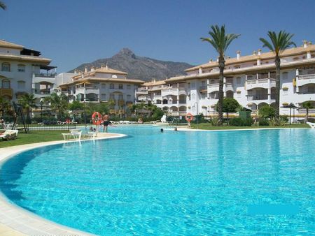 Apartamento planta baja en alquiler en Marbella, Marbella - Photo 4