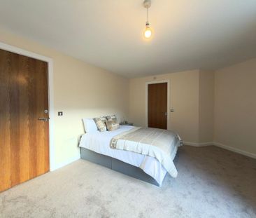 1 bedroom in a flat share to rent - Photo 5