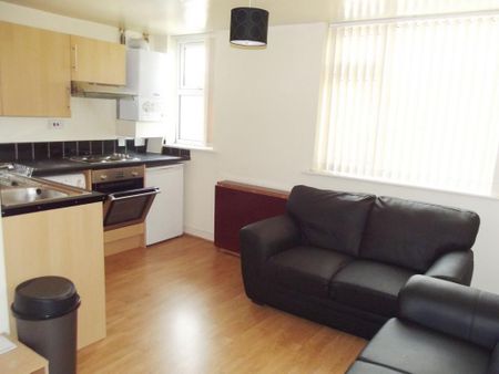 1 bedroom flat to rent - Photo 2