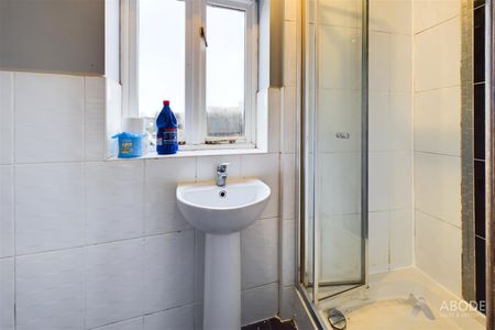 Market Place, Uttoxeter ST14 8HP - Photo 4