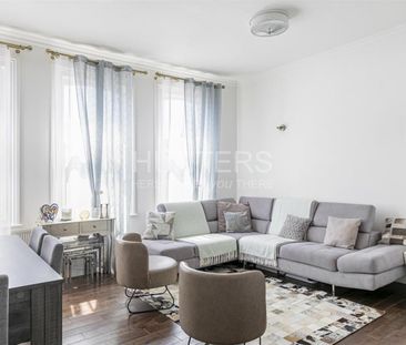 3 bedroom Flat To Let - Photo 2