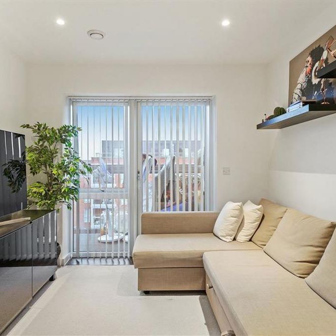 3 bedroom flat to rent - Photo 1