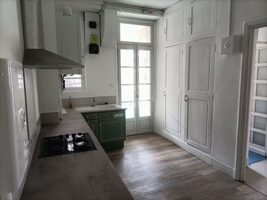Location Appartement 4 pièces 106m² CAHORS 46000 - Photo 1