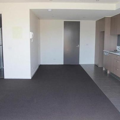 Peaceful, Private & Perfectly Positioned in St Kilda! - Photo 1