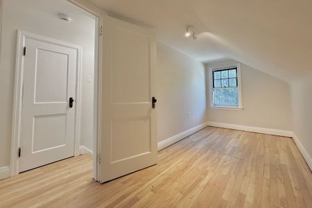 For Lease - 165 Oxford Street, London North, Ontario - Photo 2