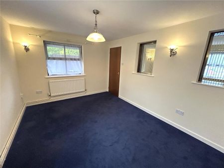 4 bedroom detached house to rent - Photo 4