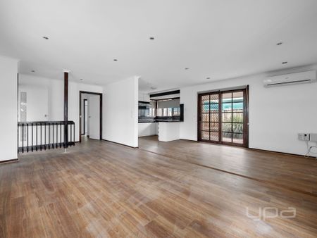 40 Pennyroyal Crescent, KURUNJANG - Photo 4