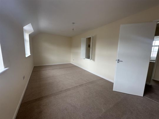 Ross Town Centre - Photo 1