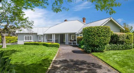 REMUERA - 4 Bedrooms Big House - Photo 5