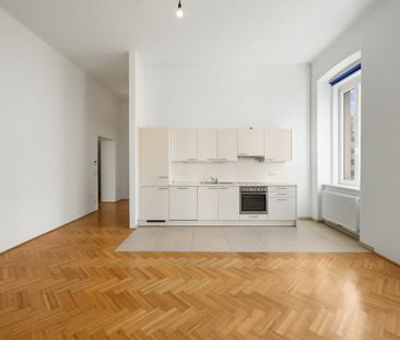 ALTBAU MIT CHARAKTER. RAUM FÜR MEHR. - außergewöhnliches Rondo, Fischgrätparkett und drei Schlafzimmer - Photo 3
