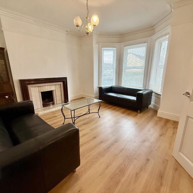 7 Great Georges Street, Warrenpoint, BT34 3HS - Photo 1