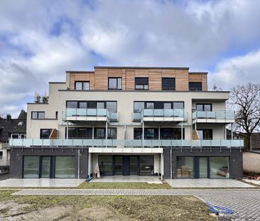 Neubau-Erstbezug! Schicke 2-Zimmerwohung mit großer Dachterrasse! - Photo 2