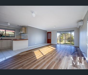 Just minutes to the beach! - Photo 6