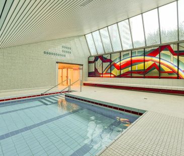 +++ großzügig & exklusiv modernisiert - 20-Meter-Schwimmbad & Sauna... - Photo 2