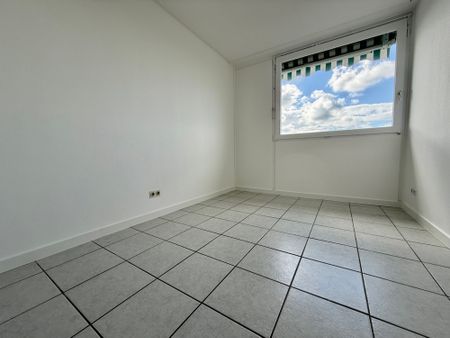 4 Zi.-Wohnung mit sensationellem Panoramablick bis in den Taunus. Frisch renoviert! - Foto 5