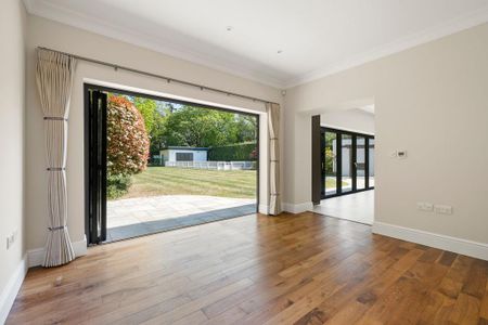 6 bedroom detached house to rent - Photo 4