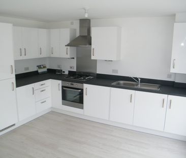 BASILDON - Photo 2
