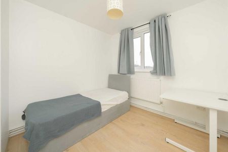 3 bedroom flat to rent - Photo 3