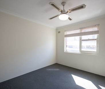 Tidy 2 Bedroom Unit - Photo 1