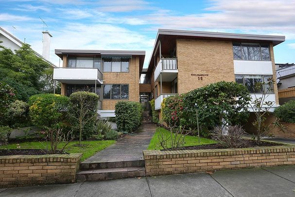 15/12 Woorigoleen Road, Toorak VIC 3142 - Photo 1