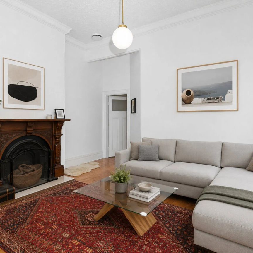 Beachside Charm in One of St Kilda's Premier Locations - Photo 1