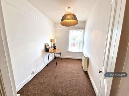 2 bedroom maisonette to rent - Photo 4