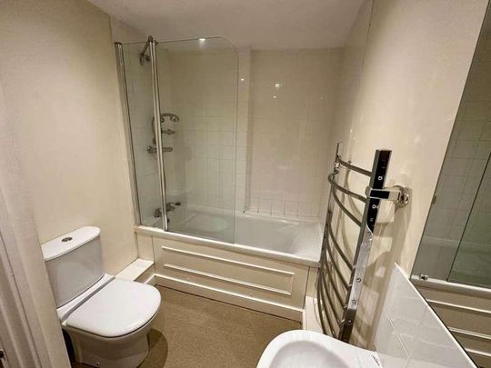 High Street, Banbury, OX16 - Photo 1