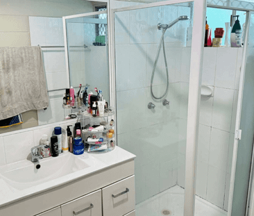 Spacious 4-Bedroom Family Home with Stylish Updates - Photo 5