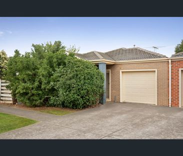 1/17 Crestmont Drive, Melton South, Vic 3338 - Photo 3
