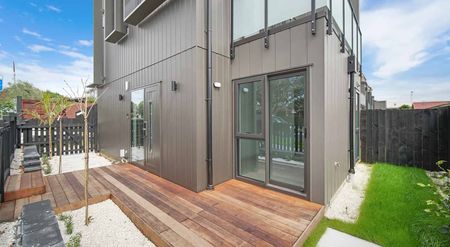 Brand new and close to the beach - Photo 4