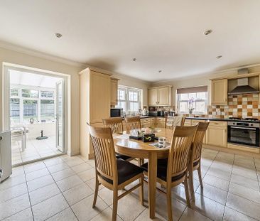 4 bedroom detached house to rent - Photo 5