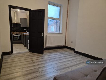 2 bedroom terraced house to rent - Photo 3
