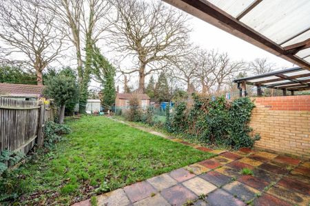 4 bedroom terraced house to rent - Photo 3